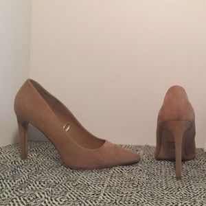 Nude suede pointed toe mid-height heels